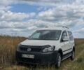 Белый Фольксваген Кадди, объемом двигателя 1.97 л и пробегом 207 тыс. км за 13001 $, фото 2 на Automoto.ua