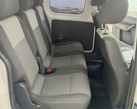 Білий Фольксваген Кадді, об'ємом двигуна 1.6 л та пробігом 324 тис. км за 10200 $, фото 5 на Automoto.ua