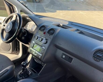 Белый Фольксваген Кадди, объемом двигателя 2 л и пробегом 280 тыс. км за 8000 $, фото 5 на Automoto.ua