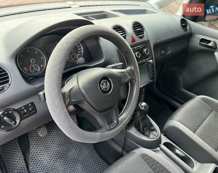 Белый Фольксваген Кадди, объемом двигателя 1.6 л и пробегом 205 тыс. км за 8200 $, фото 9 на Automoto.ua