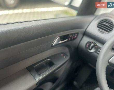 Білий Фольксваген Кадді, об'ємом двигуна 1.6 л та пробігом 194 тис. км за 11800 $, фото 11 на Automoto.ua