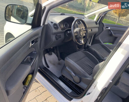 Білий Фольксваген Кадді, об'ємом двигуна 1.6 л та пробігом 195 тис. км за 13850 $, фото 18 на Automoto.ua