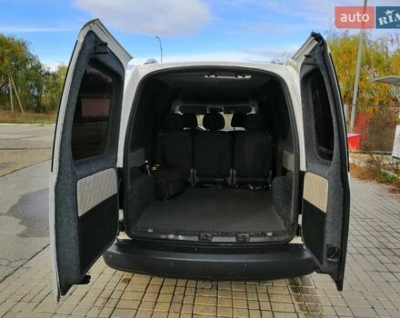 Білий Фольксваген Кадді, об'ємом двигуна 1.6 л та пробігом 323 тис. км за 8300 $, фото 6 на Automoto.ua