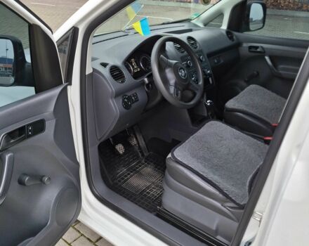 Белый Фольксваген Кадди, объемом двигателя 1.6 л и пробегом 315 тыс. км за 9200 $, фото 11 на Automoto.ua