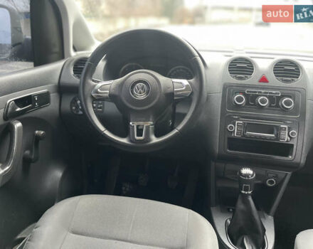 Белый Фольксваген Кадди, объемом двигателя 1.6 л и пробегом 328 тыс. км за 9950 $, фото 44 на Automoto.ua