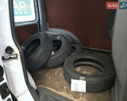 Белый Фольксваген Кадди, объемом двигателя 1.6 л и пробегом 298 тыс. км за 6600 $, фото 18 на Automoto.ua