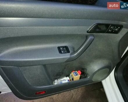 Білий Фольксваген Кадді, об'ємом двигуна 1.6 л та пробігом 323 тис. км за 8300 $, фото 20 на Automoto.ua