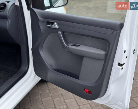 Белый Фольксваген Кадди, объемом двигателя 1.6 л и пробегом 227 тыс. км за 11500 $, фото 24 на Automoto.ua