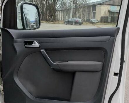 Белый Фольксваген Кадди, объемом двигателя 1.6 л и пробегом 350 тыс. км за 11200 $, фото 24 на Automoto.ua