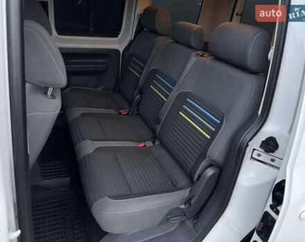 Белый Фольксваген Кадди, объемом двигателя 1.6 л и пробегом 227 тыс. км за 11500 $, фото 30 на Automoto.ua