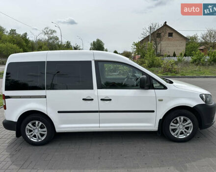 Фольксваген Кадді 2014 у Києві на Automoto.ua Білий Фольксваген Кадді, об'ємом двигуна 1.2 л та пробігом 141 тис. км за 9000 $, фото 7 на Automoto.ua