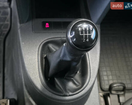 Белый Фольксваген Кадди, объемом двигателя 1.6 л и пробегом 298 тыс. км за 6600 $, фото 17 на Automoto.ua