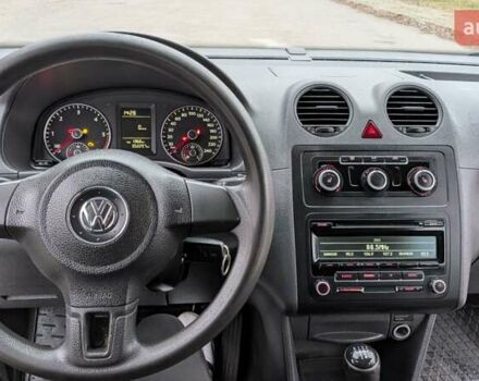 Белый Фольксваген Кадди, объемом двигателя 1.6 л и пробегом 350 тыс. км за 11200 $, фото 37 на Automoto.ua