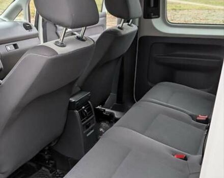 Белый Фольксваген Кадди, объемом двигателя 1.6 л и пробегом 350 тыс. км за 11200 $, фото 39 на Automoto.ua