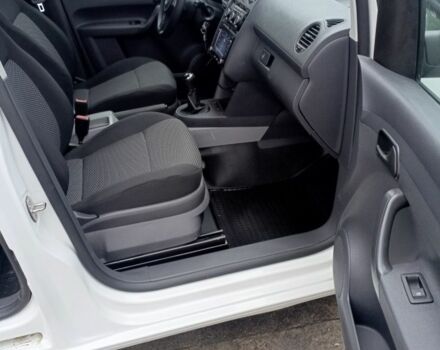 Белый Фольксваген Кадди, объемом двигателя 1.6 л и пробегом 265 тыс. км за 9500 $, фото 6 на Automoto.ua