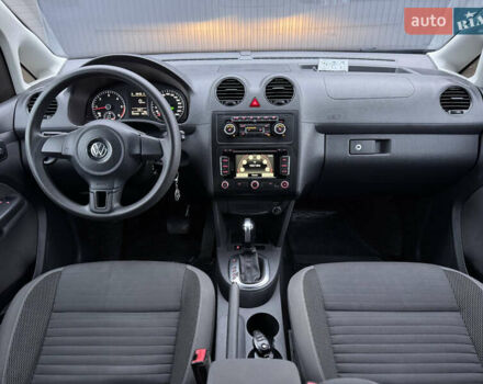 Белый Фольксваген Кадди, объемом двигателя 1.6 л и пробегом 227 тыс. км за 11500 $, фото 19 на Automoto.ua