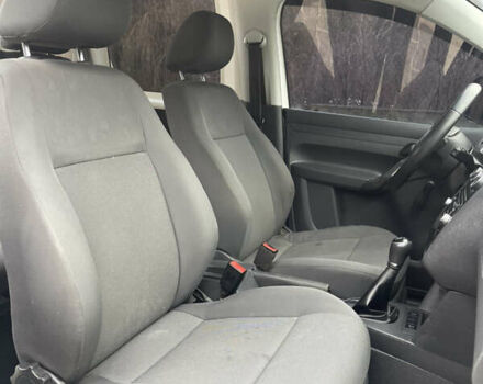 Белый Фольксваген Кадди, объемом двигателя 1.6 л и пробегом 328 тыс. км за 9950 $, фото 41 на Automoto.ua