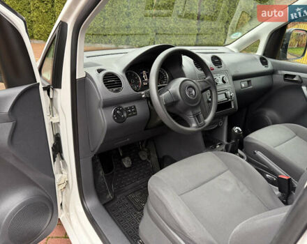 Белый Фольксваген Кадди, объемом двигателя 2 л и пробегом 255 тыс. км за 11500 $, фото 30 на Automoto.ua