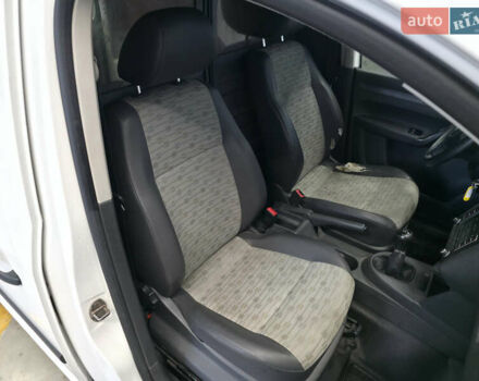 Белый Фольксваген Кадди, объемом двигателя 1.6 л и пробегом 298 тыс. км за 6600 $, фото 13 на Automoto.ua