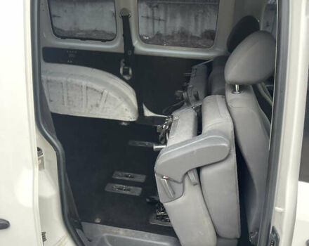 Белый Фольксваген Кадди, объемом двигателя 1.6 л и пробегом 328 тыс. км за 9950 $, фото 35 на Automoto.ua