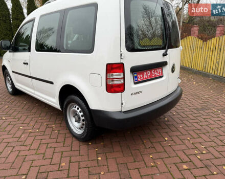 Белый Фольксваген Кадди, объемом двигателя 2 л и пробегом 255 тыс. км за 11500 $, фото 28 на Automoto.ua