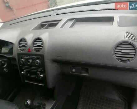 Фольксваген Кадді 2014 у Києві на Automoto.ua Білий Фольксваген Кадді, об'ємом двигуна 1.6 л та пробігом 300 тис. км за 11000 $, фото 4 на Automoto.ua