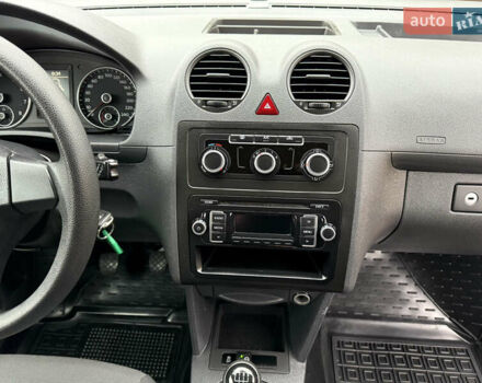 Белый Фольксваген Кадди, объемом двигателя 2 л и пробегом 255 тыс. км за 11500 $, фото 5 на Automoto.ua