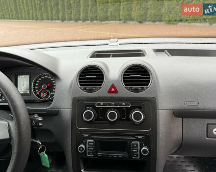 Белый Фольксваген Кадди, объемом двигателя 2 л и пробегом 255 тыс. км за 11500 $, фото 6 на Automoto.ua