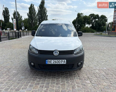 Белый Фольксваген Кадди, объемом двигателя 1.6 л и пробегом 223 тыс. км за 12000 $, фото 2 на Automoto.ua