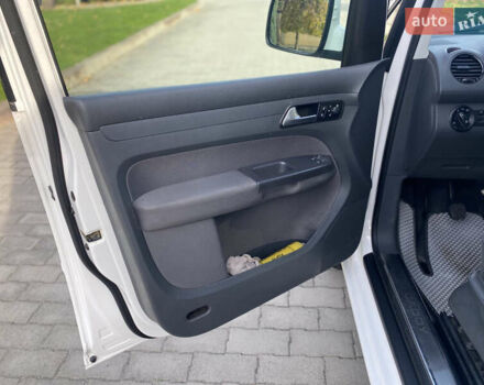 Білий Фольксваген Кадді, об'ємом двигуна 1.6 л та пробігом 195 тис. км за 13850 $, фото 34 на Automoto.ua