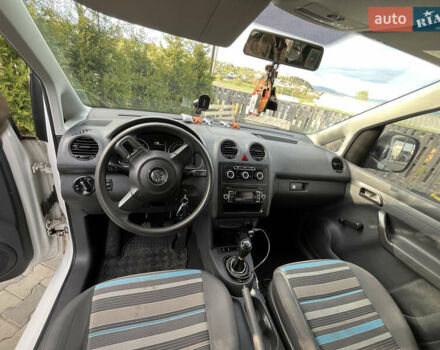 Фольксваген Кадди 2014 в Ужгороде на Automoto.ua Белый Фольксваген Кадди, объемом двигателя 1.6 л и пробегом 280 тыс. км за 10500 $, фото 11 на Automoto.ua