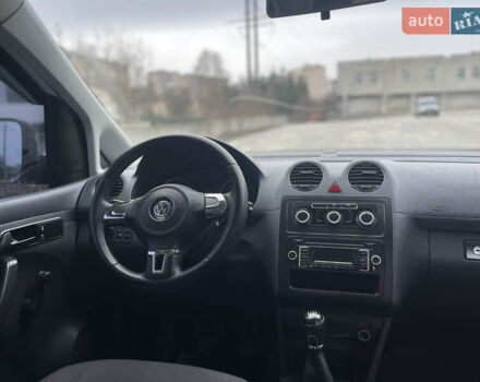 Белый Фольксваген Кадди, объемом двигателя 1.6 л и пробегом 328 тыс. км за 9950 $, фото 46 на Automoto.ua