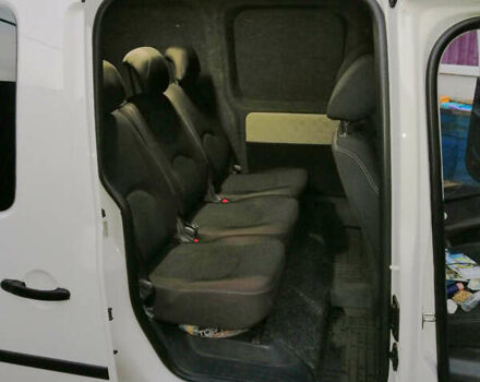 Білий Фольксваген Кадді, об'ємом двигуна 1.6 л та пробігом 323 тис. км за 8300 $, фото 11 на Automoto.ua