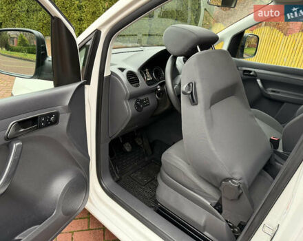 Белый Фольксваген Кадди, объемом двигателя 2 л и пробегом 255 тыс. км за 11500 $, фото 37 на Automoto.ua