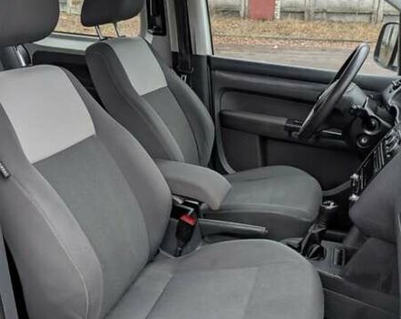 Белый Фольксваген Кадди, объемом двигателя 1.6 л и пробегом 350 тыс. км за 11200 $, фото 35 на Automoto.ua