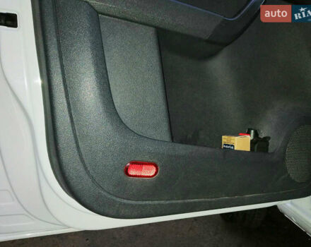 Білий Фольксваген Кадді, об'ємом двигуна 1.6 л та пробігом 323 тис. км за 8300 $, фото 21 на Automoto.ua