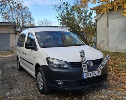 Белый Фольксваген Кадди, объемом двигателя 1.6 л и пробегом 228 тыс. км за 11950 $, фото 1 на Automoto.ua