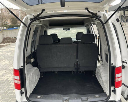 Белый Фольксваген Кадди, объемом двигателя 1.6 л и пробегом 328 тыс. км за 9950 $, фото 37 на Automoto.ua