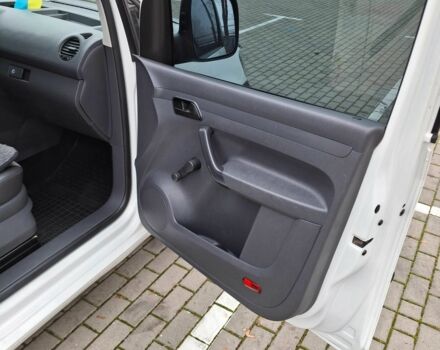 Белый Фольксваген Кадди, объемом двигателя 1.6 л и пробегом 315 тыс. км за 9200 $, фото 15 на Automoto.ua