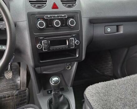 Белый Фольксваген Кадди, объемом двигателя 1.6 л и пробегом 315 тыс. км за 9200 $, фото 12 на Automoto.ua