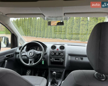 Белый Фольксваген Кадди, объемом двигателя 2 л и пробегом 255 тыс. км за 11500 $, фото 44 на Automoto.ua