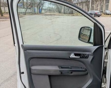 Белый Фольксваген Кадди, объемом двигателя 1.6 л и пробегом 350 тыс. км за 11200 $, фото 33 на Automoto.ua