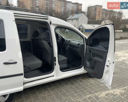 Белый Фольксваген Кадди, объемом двигателя 1.6 л и пробегом 328 тыс. км за 9950 $, фото 38 на Automoto.ua