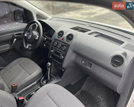 Белый Фольксваген Кадди, объемом двигателя 1.6 л и пробегом 328 тыс. км за 9950 $, фото 42 на Automoto.ua