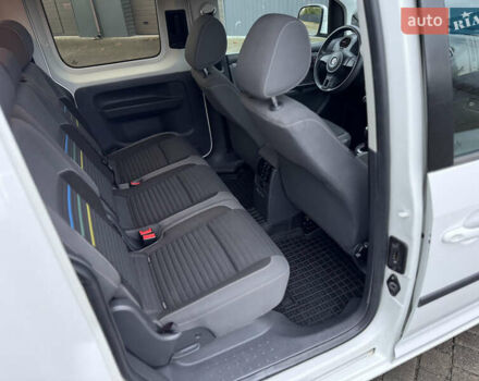 Белый Фольксваген Кадди, объемом двигателя 1.6 л и пробегом 227 тыс. км за 11500 $, фото 26 на Automoto.ua