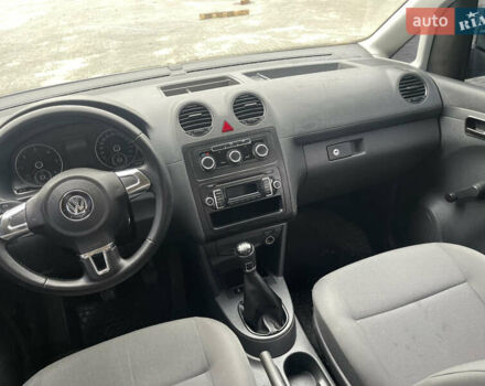 Белый Фольксваген Кадди, объемом двигателя 1.6 л и пробегом 328 тыс. км за 9950 $, фото 45 на Automoto.ua