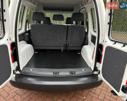 Белый Фольксваген Кадди, объемом двигателя 2 л и пробегом 255 тыс. км за 11500 $, фото 39 на Automoto.ua