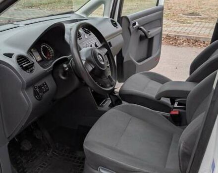 Белый Фольксваген Кадди, объемом двигателя 1.6 л и пробегом 350 тыс. км за 11200 $, фото 31 на Automoto.ua