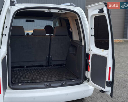 Белый Фольксваген Кадди, объемом двигателя 1.6 л и пробегом 227 тыс. км за 11500 $, фото 35 на Automoto.ua