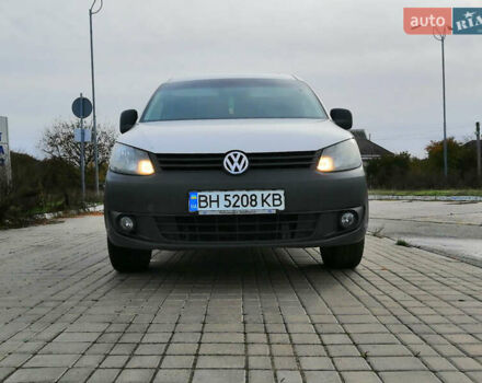Білий Фольксваген Кадді, об'ємом двигуна 1.6 л та пробігом 323 тис. км за 8300 $, фото 2 на Automoto.ua